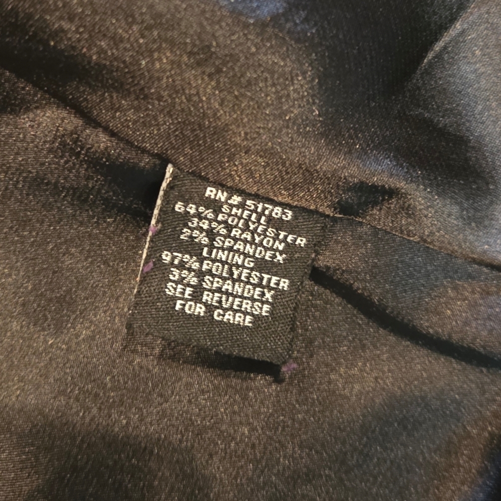 Chic Black Women's Blazer with Ruffled Collar - Picture 11 of 12